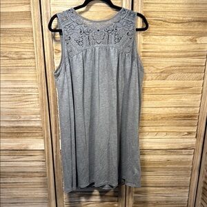14th Place Gray Lace Yoke Sleeveless Embroidered Women's Top Size L